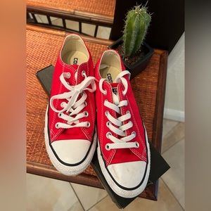 Converse Red size 6.5